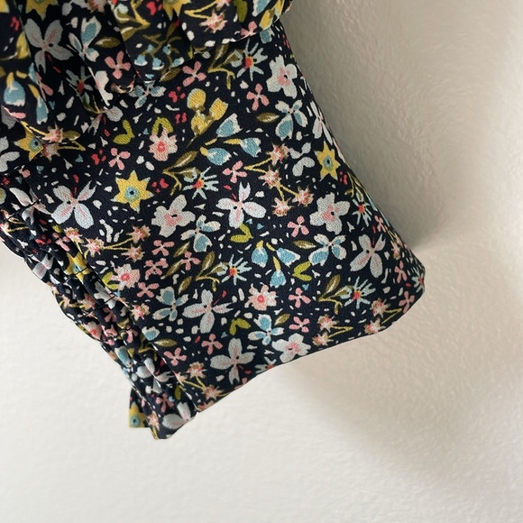 Loft size S navy floral print long sleeve v neck blouse with cuff sleeves. - Picture 3 of 8